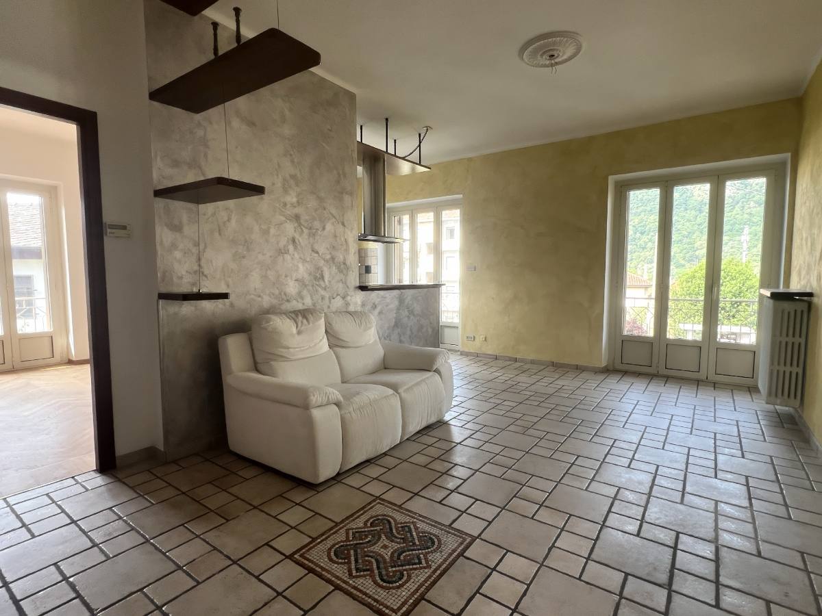 APPARTAMENTO RISTRUTTURATO  APPARTAMENTO RISTRUTTURATO